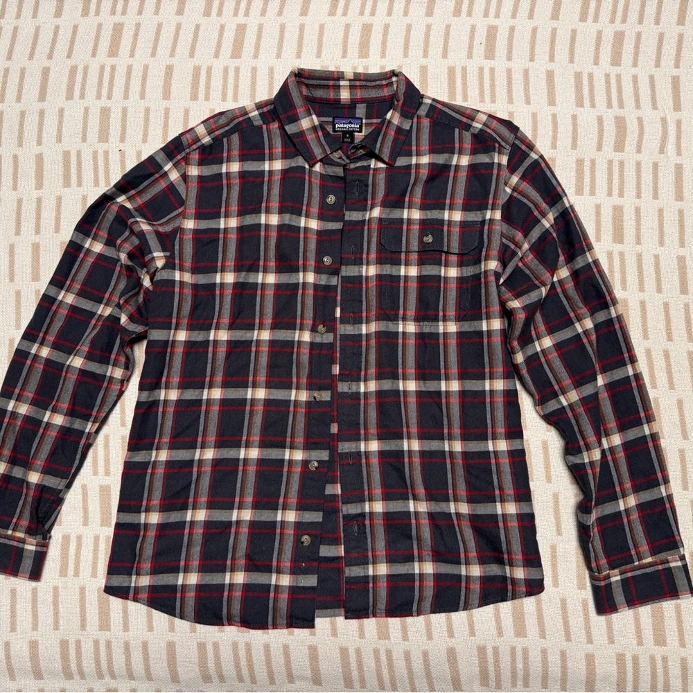 Patagonia Men's Casual Plaid Shirt - Gray, Red, and Cream
